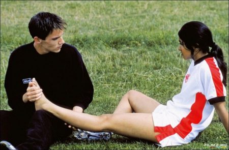 Bend It Like Beckham (2003)