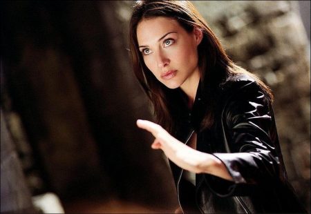 The Medallion (2003) - Claire Forlani
