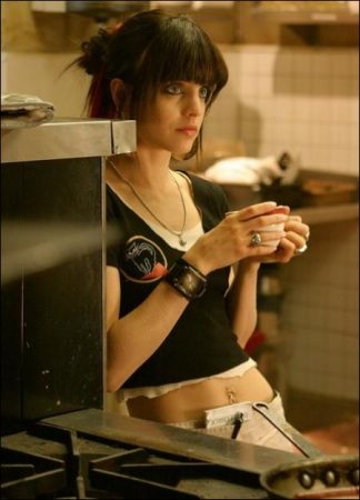 Caffeine (2007) - Mena Suvari