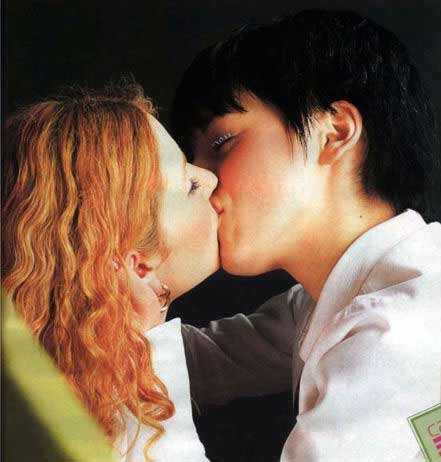 Tatu Kissing Pictures Gallery