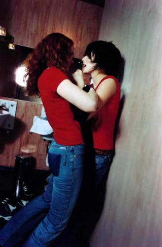 Tatu Kissing Pictures Gallery